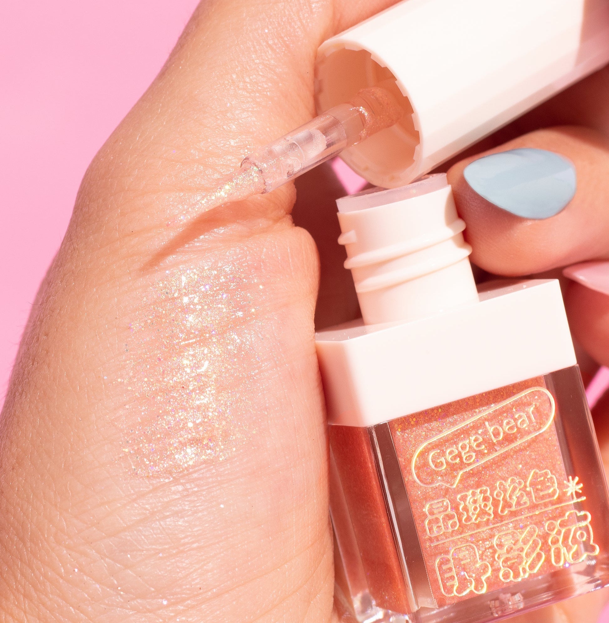 Gege Bear Crystal Liquid Eyeshadow