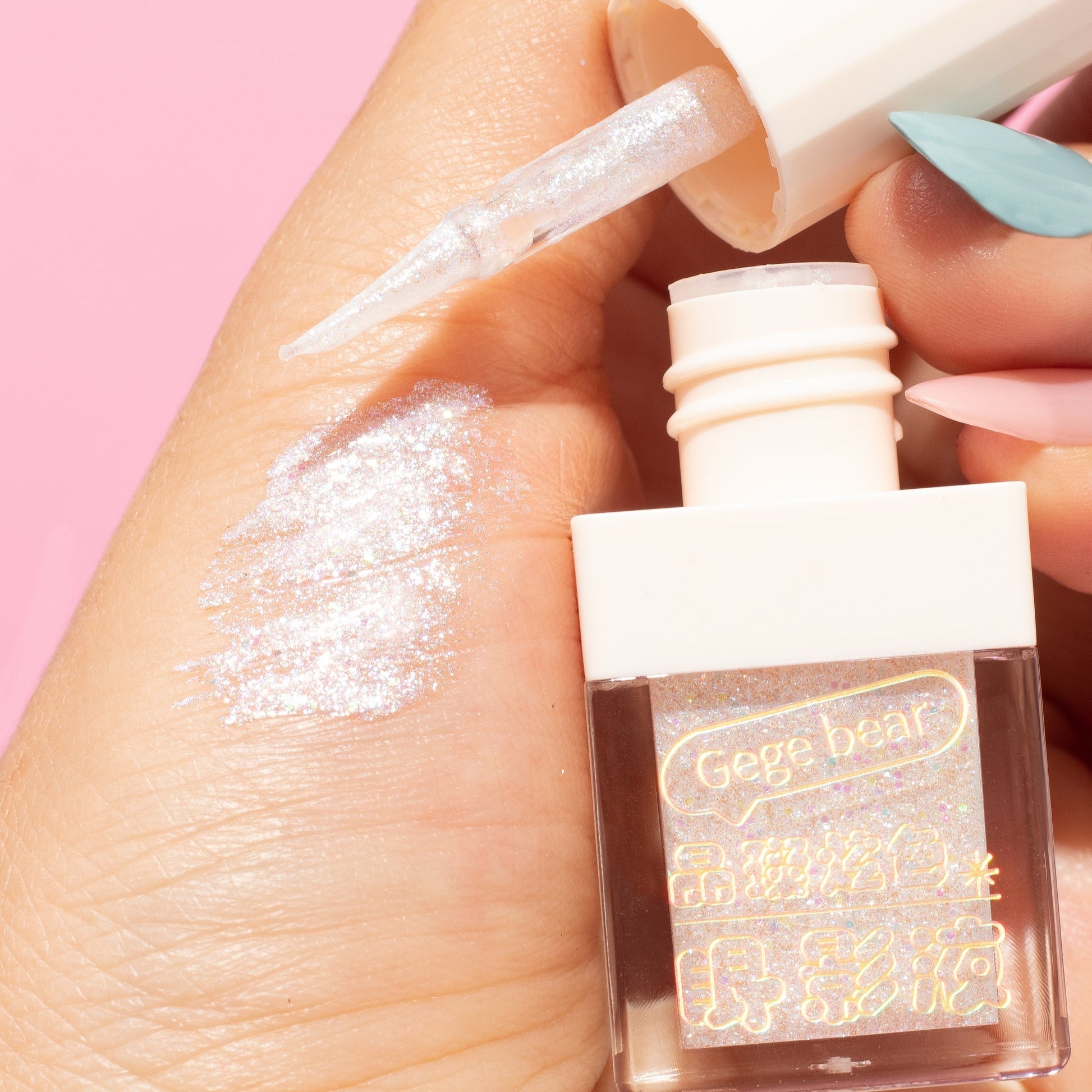 Gege Bear Crystal Liquid Eyeshadow