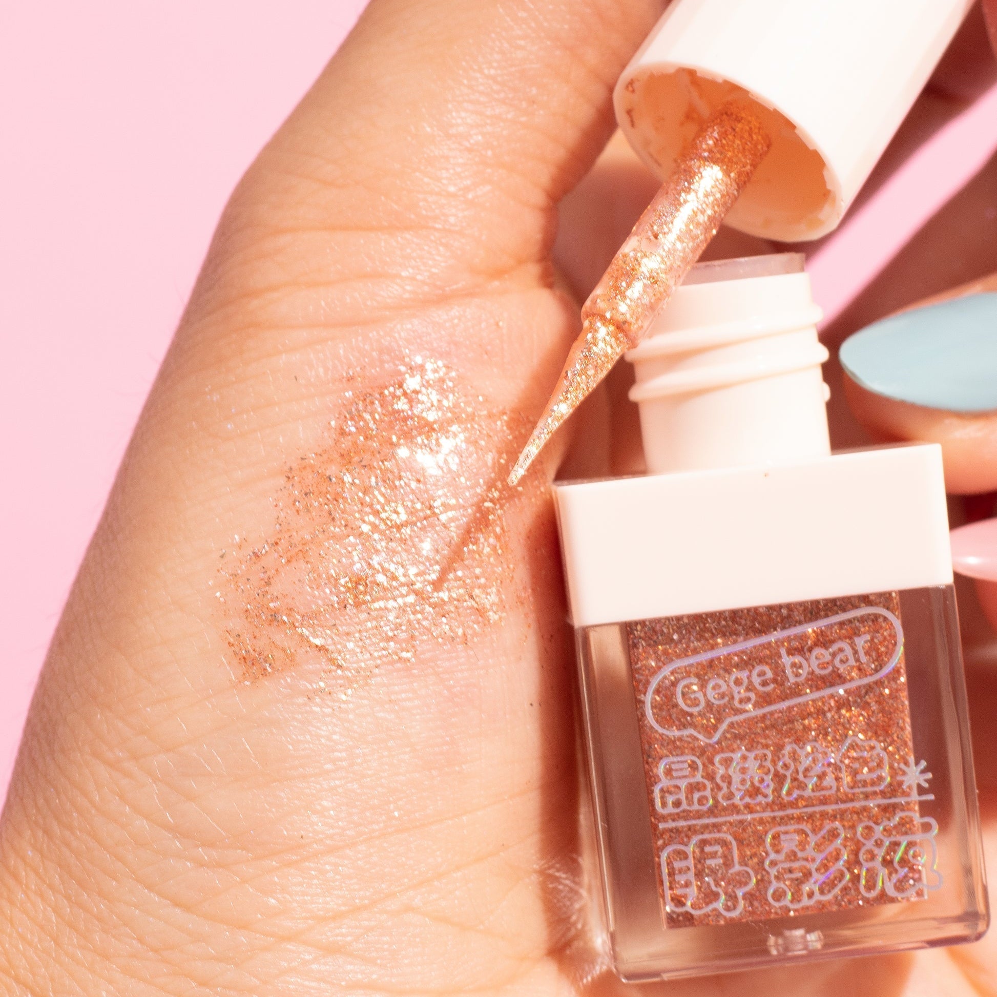 Gege Bear Crystal Liquid Eyeshadow