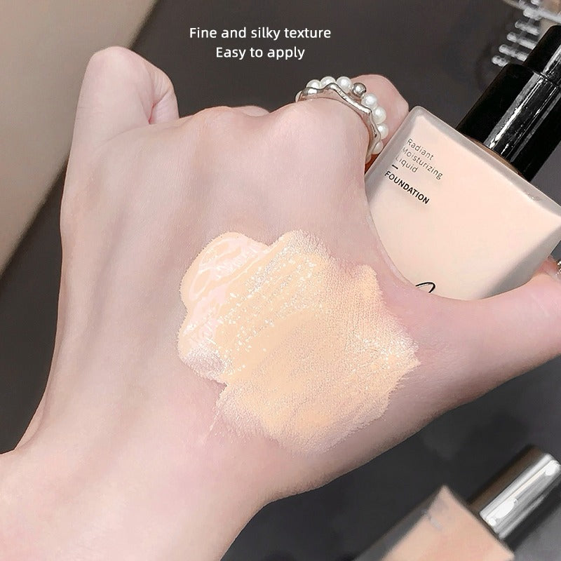 Gege Bear Radiant Moisture Liquid Foundation